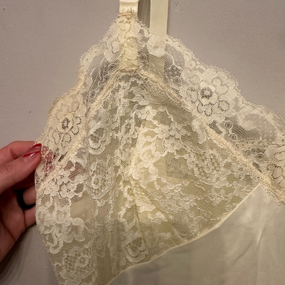 True Vintage (50’s/60’s) Confection by Maidenform Cream Lace Slip Size 36 - Picture 7 of 8